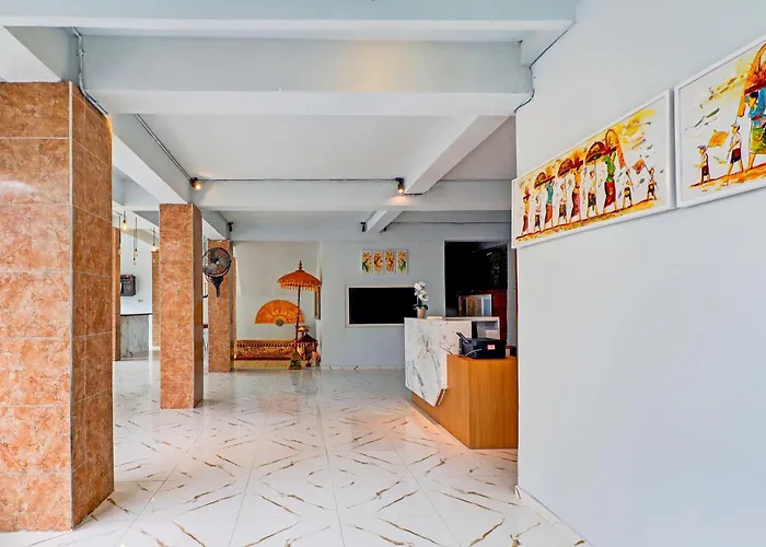 Townhouse Oak @lebak Bene Near Kuta Hotel