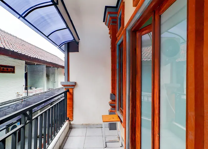 Hotel Townhouse Oak @lebak Bene Near Kuta 2*